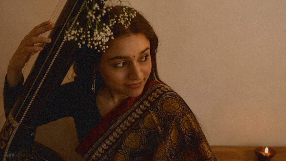 Maahi Zaveri receives the Centre for Cultural Resources and Training Scholarship Award for 2025–26, becoming one of only three awardees from Maharashtra.