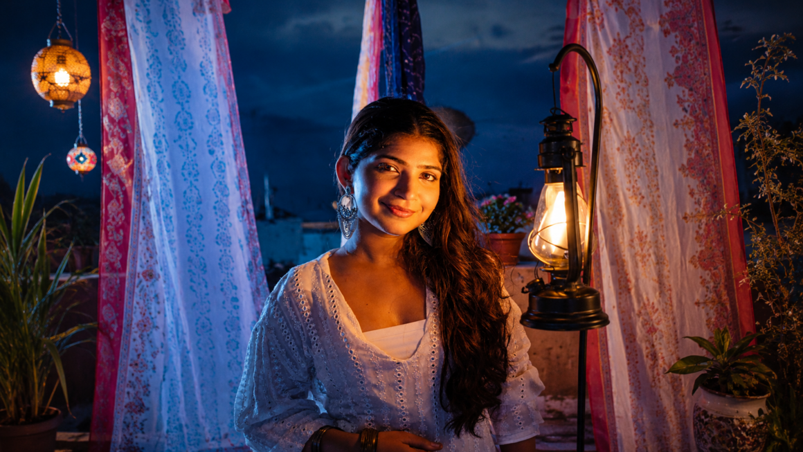 Warner Music India signs Prateeksha Srivastava as her new single Sajna Ve releases.